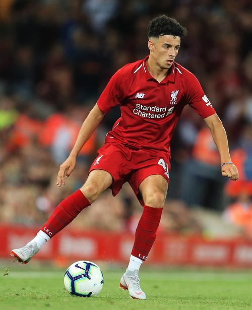 登国际舞台，泰州队“苏超”冠军奖杯亮相中国国际进口博览会（泰州队携“苏超”冠军奖杯亮相中国国际进口博览会，登上国际舞台）