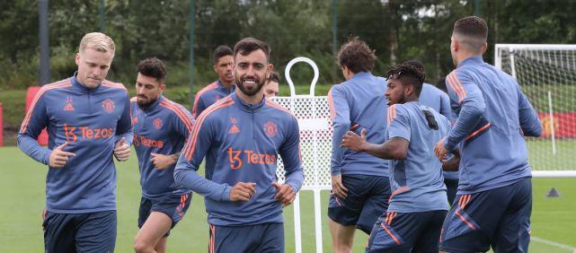 记者：阿芳和伊藤洋辉预计12月复出，穆西亚拉则需要更长时间（记者：阿芳与伊藤洋辉有望12月回归，穆西亚拉复出仍需更久）