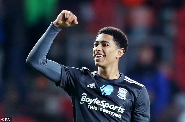 拉波尔塔：重返诺坎普是历史性的时刻，新票价略高于平均水平（拉波尔塔：重回诺坎普是里程碑时刻，新票价仅略高于均价）