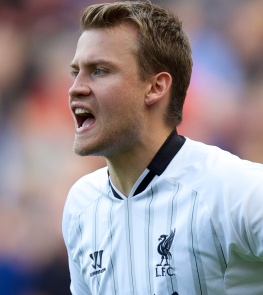 普拉蒂尼等尤文传奇与一线队见面，并参观海瑟尔惨案纪念碑（普拉蒂尼等尤文名宿与一线队会面，赴海瑟尔惨案纪念碑致敬）