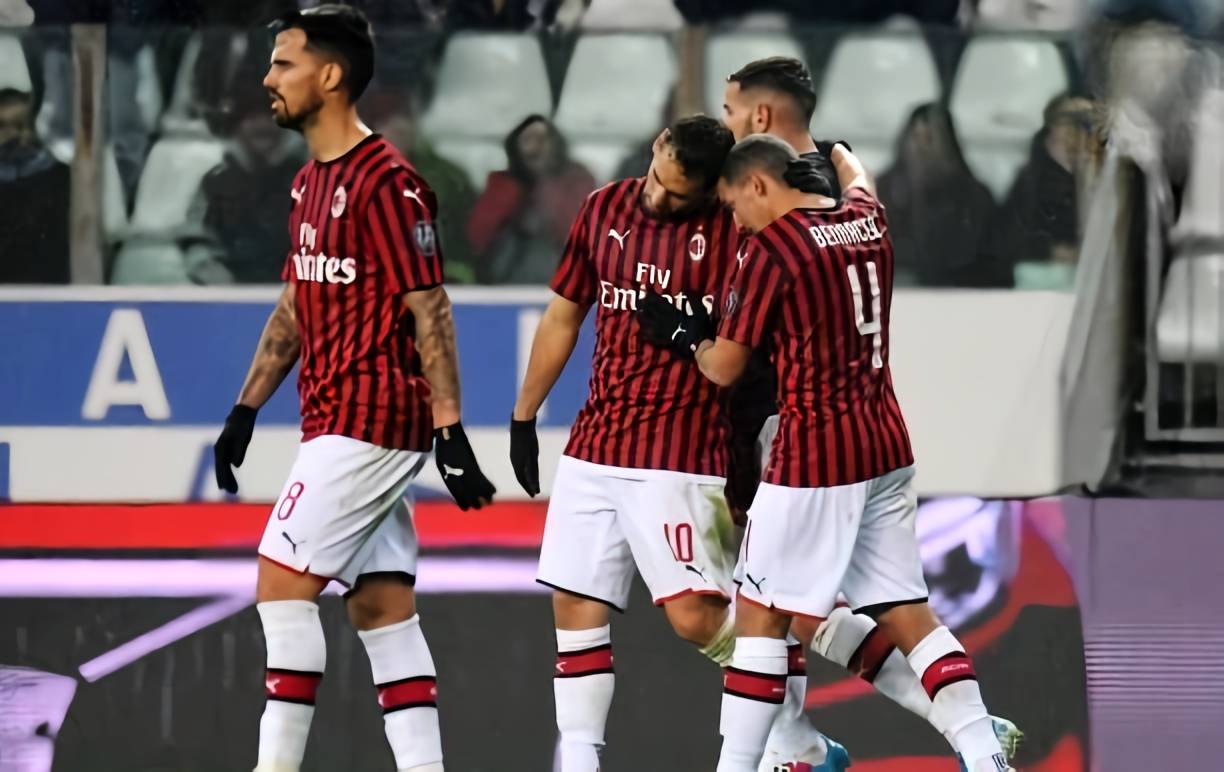 澳超半场：双方破门乏术，西悉尼流浪者暂0-0悉尼FC（澳超半场：西悉尼流浪者0-0悉尼FC，双方均无建树）