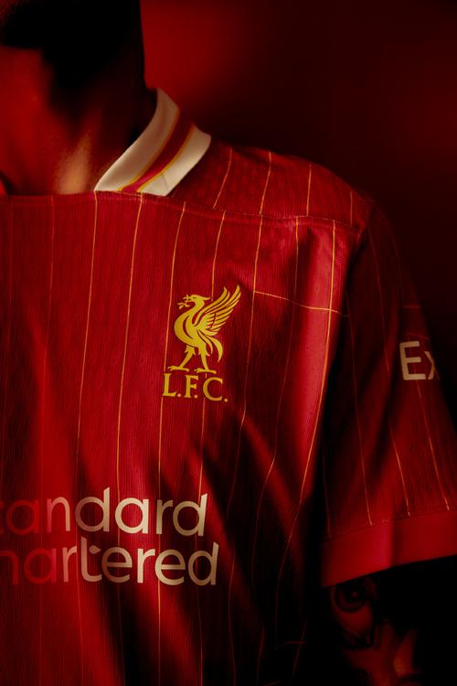 海纳：有一两家英超球队曾对孔帕尼有意，但我们是拜仁慕尼黑（海纳：英超球队也想要孔帕尼，但我们是拜仁慕尼黑）