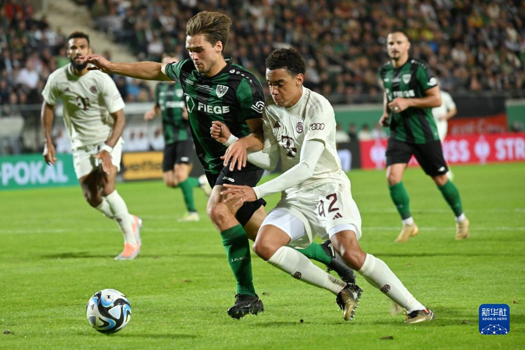 孔蒂：我们过于顾虑且畏首畏尾，这一点必须下大力气改进（孔蒂：我们顾忌太多、缩手缩脚，必须强力纠正）