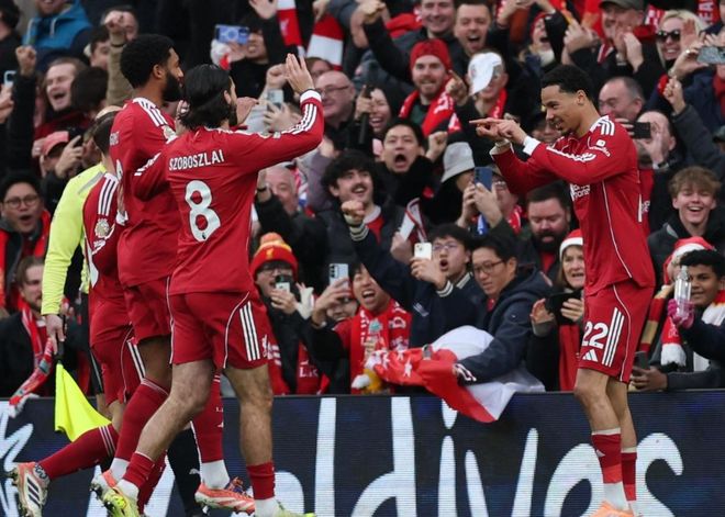 胡梅尔斯：按照目前的中卫市场，施洛特贝克有很多的机会（胡梅尔斯：以当下中卫行情来看，施洛特贝克机会不少）