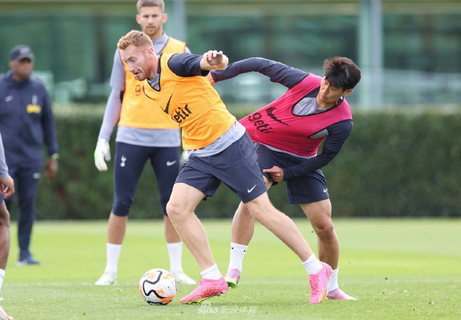 我们的米兰德比进球TOP25（米兰德比25粒经典进球回顾）