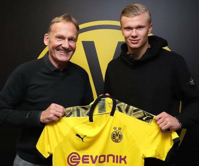 詹姆斯背后传球制造得分机会（詹姆斯背后妙传创造得分良机）