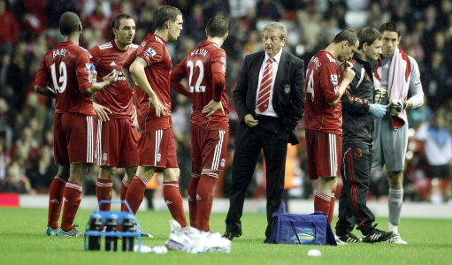 甘超对阿奇姆彭做闭嘴手势，钟义浩扳平比分后做同样手势回击（甘超向阿奇姆彭做噤声手势，钟义浩扳平后以同样动作回敬）